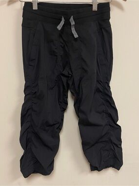 Ivivva Lululemon Live to Move Dance Pants Cropped Black Girls Size 12 Striped